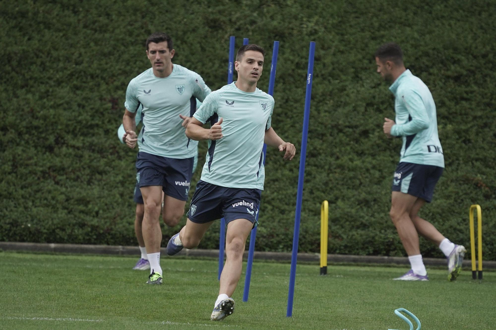 En imágenes: el Athletic entrena en Lezama con la vista puesta en el Alavés