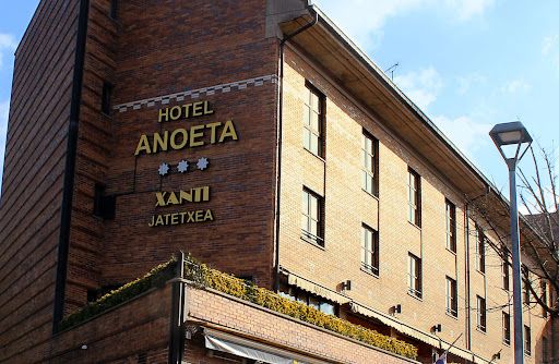 Xanti Jatetxea: cocina casera y pasión txuri-urdin junto a Anoeta