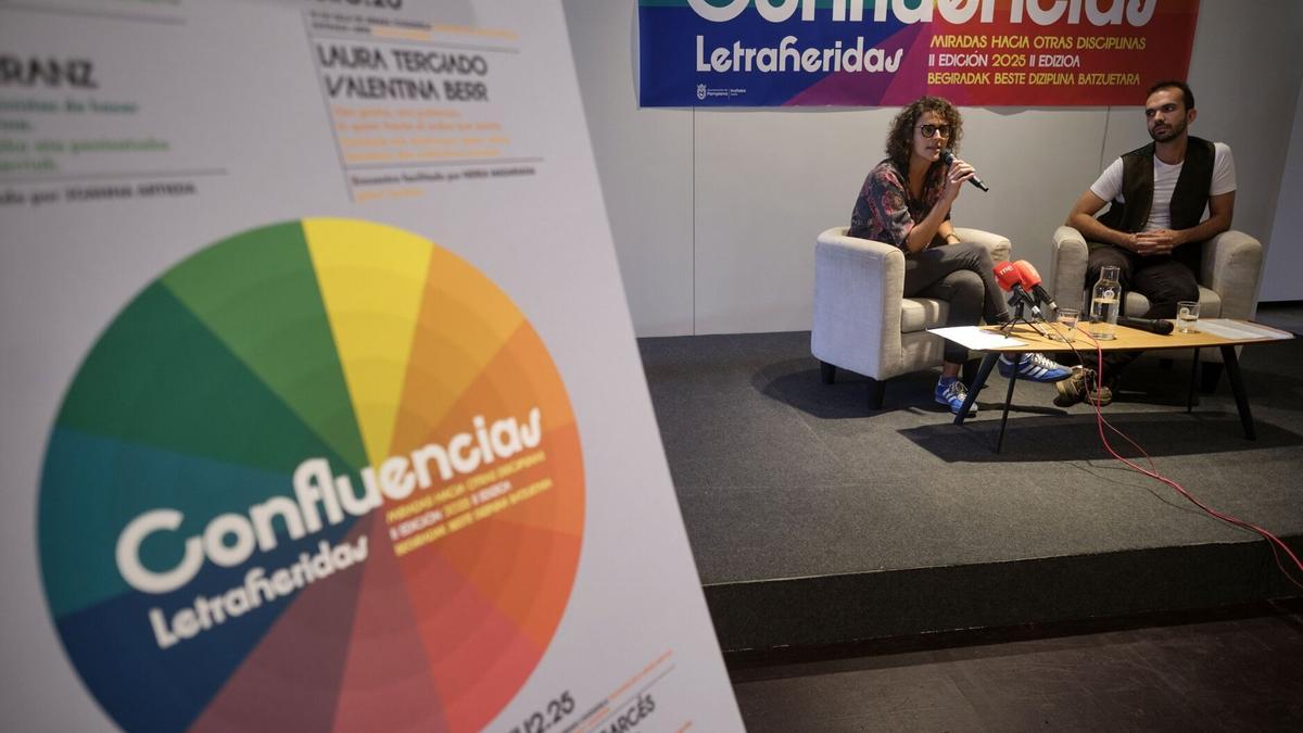 Carolina Otamendi e Iñigo Gómez Eguíluz, presentando la programación.