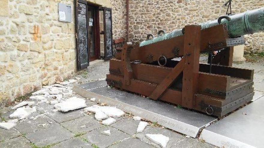Destruyen la placa que agradecía la labor de los ejércitos en 1813
