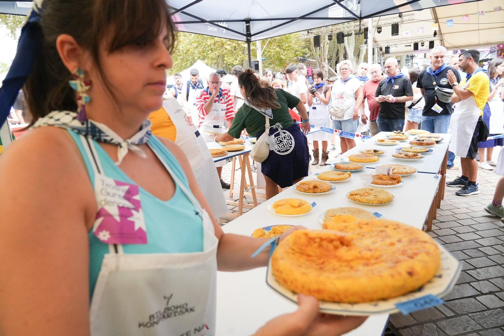 En imágenes: El certamen gastronómico de tortilla de patatas