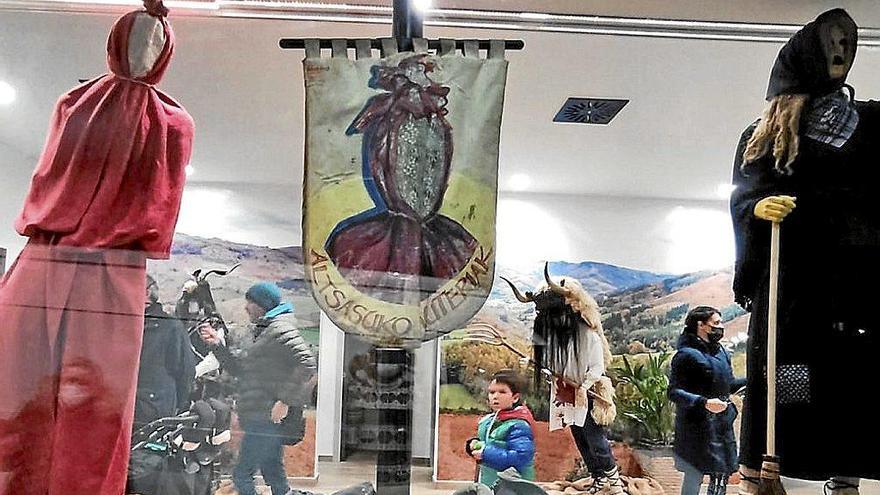 El carnaval de Altsasu se acerca a Leitzako Herri Aretoa