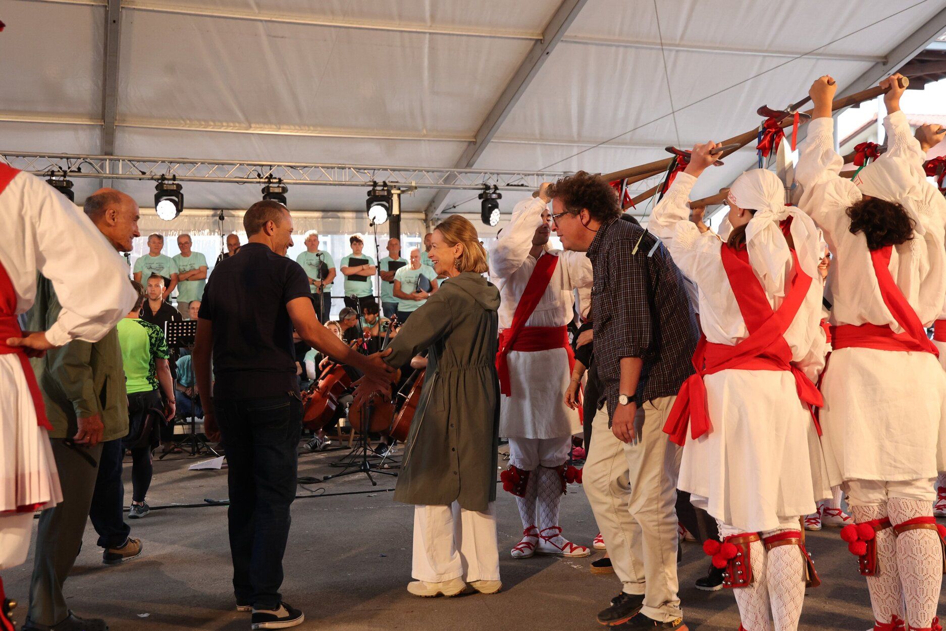 Sin mugas, pero con música y danzas, para celebrar los 1.000 años de 'Ipuskoa' en Berastegi