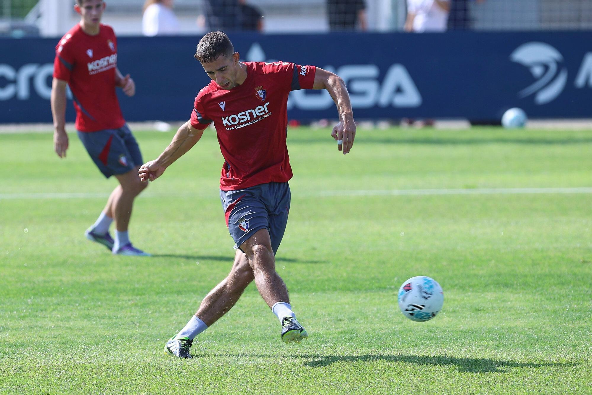 Osasuna se entrena en Tajonar tras la victoria ante el Valencia