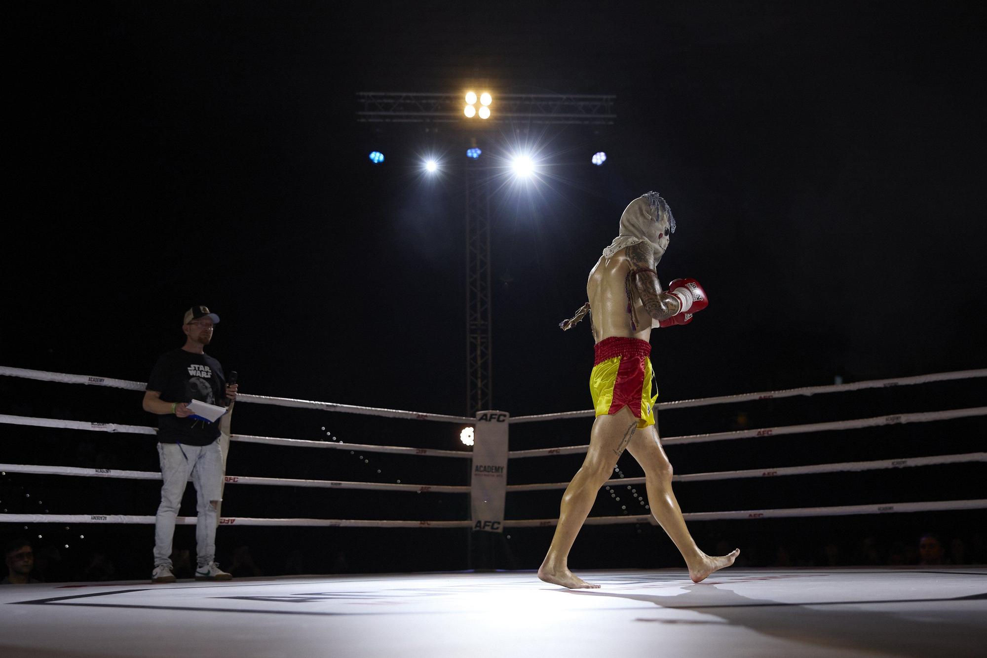 El Muay Thai pone en pie el Navarra Arena