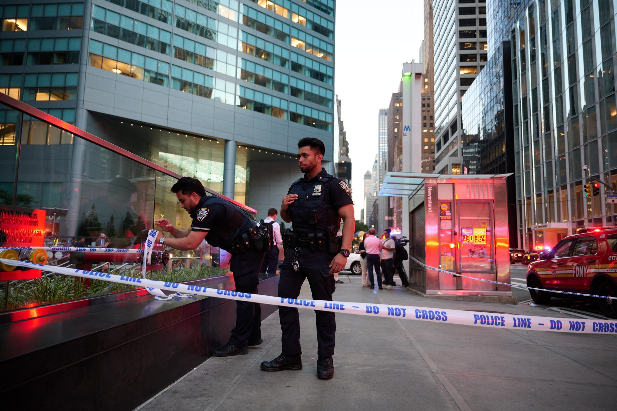 El dispositivo policial desplegado en Nueva York durante la alerta por el tiroteo.