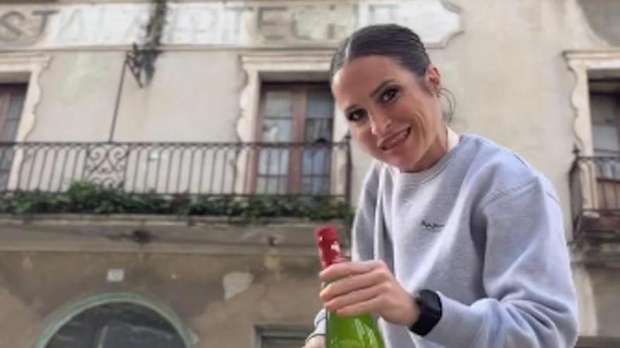 La influencer navarra Verdeliss alucina con la bolsa que le entregaron en la Urolako Trena Maratoia
