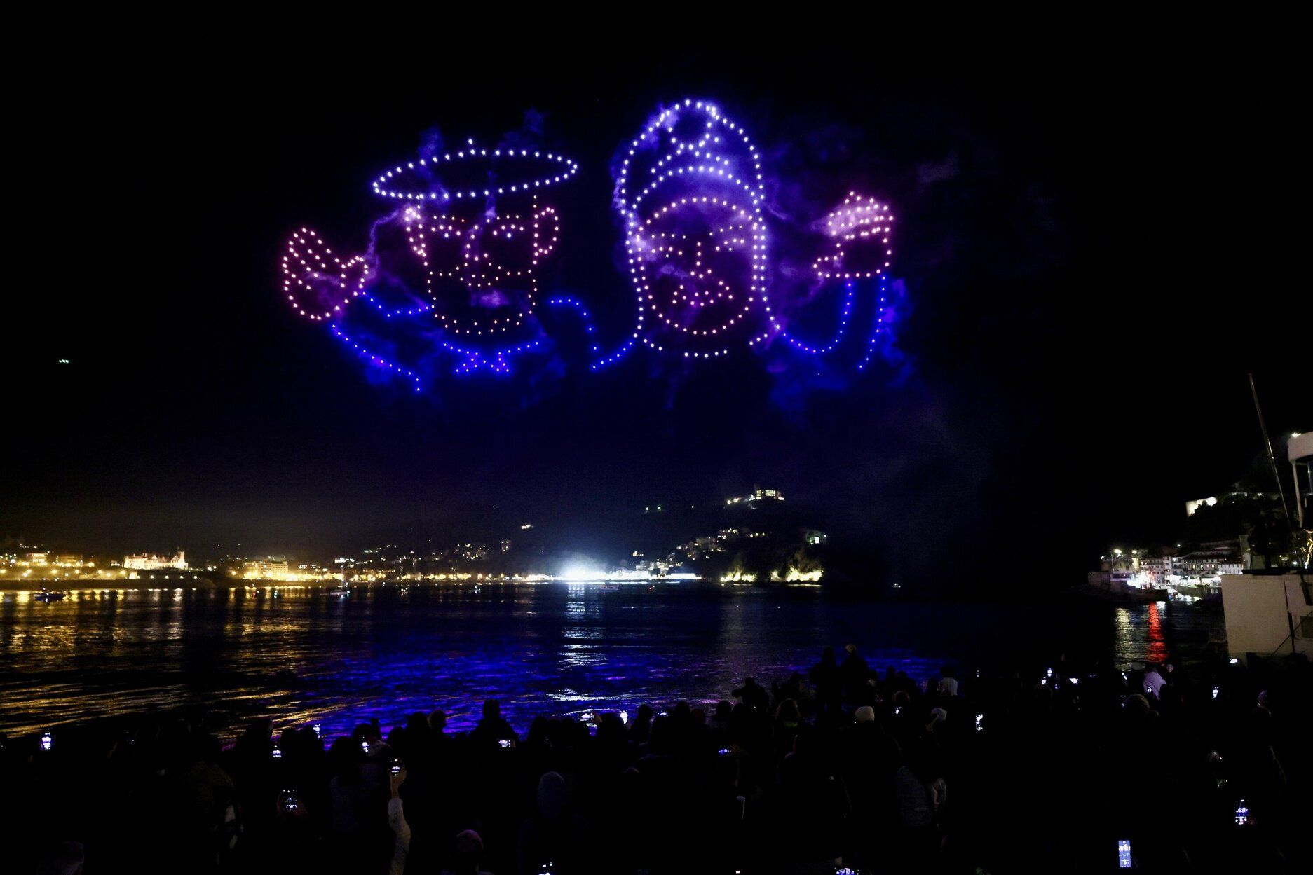 Espectacular encendido de las luces de Navidad en Donostia