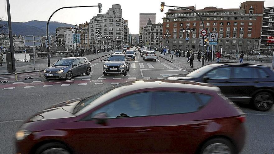 Carné de conducir y verano: más demanda pero un tapón en la DGT