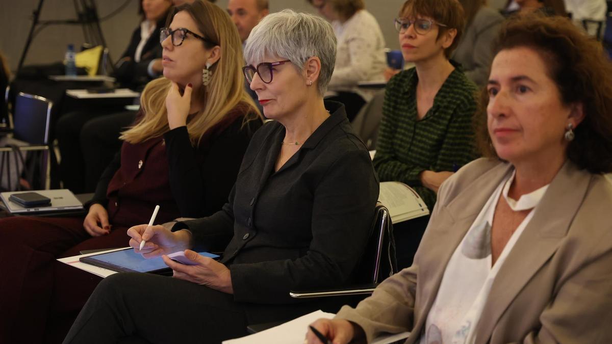 Emakundek genero ikuspegia Europako Funtsetan txertatzeko jardunbide egokiak aurkeztu ditu Bartzelonan.