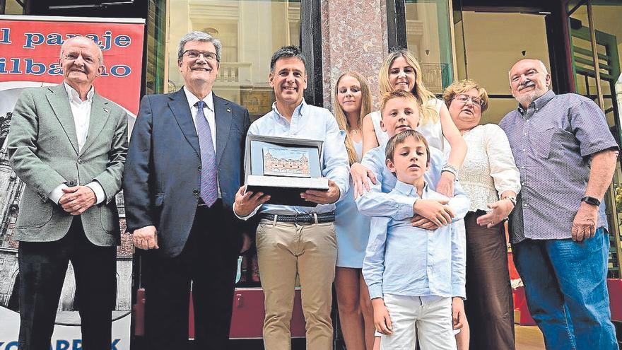 Premio para resistentes a la Nada