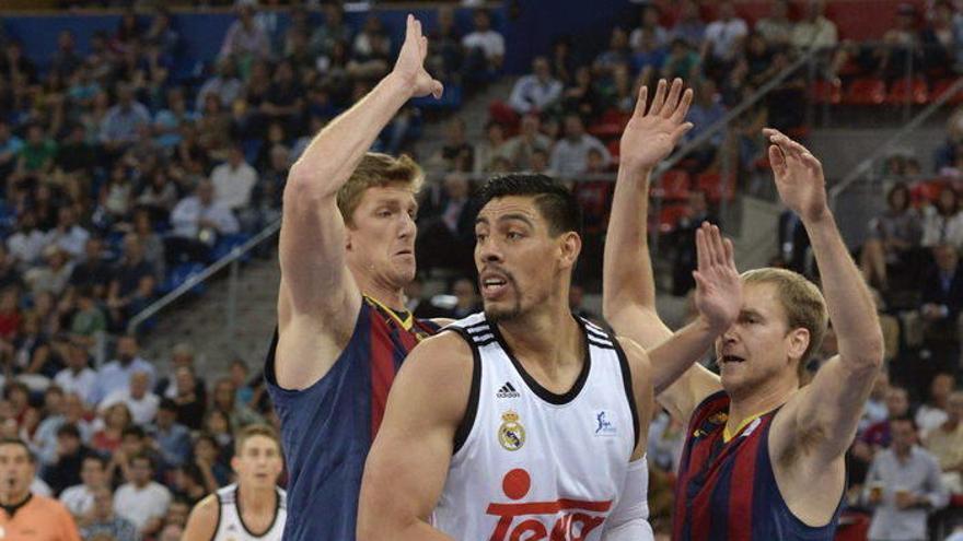 El Real Madrid logra la Supercopa tras vencer al Barcelona con facilidad
