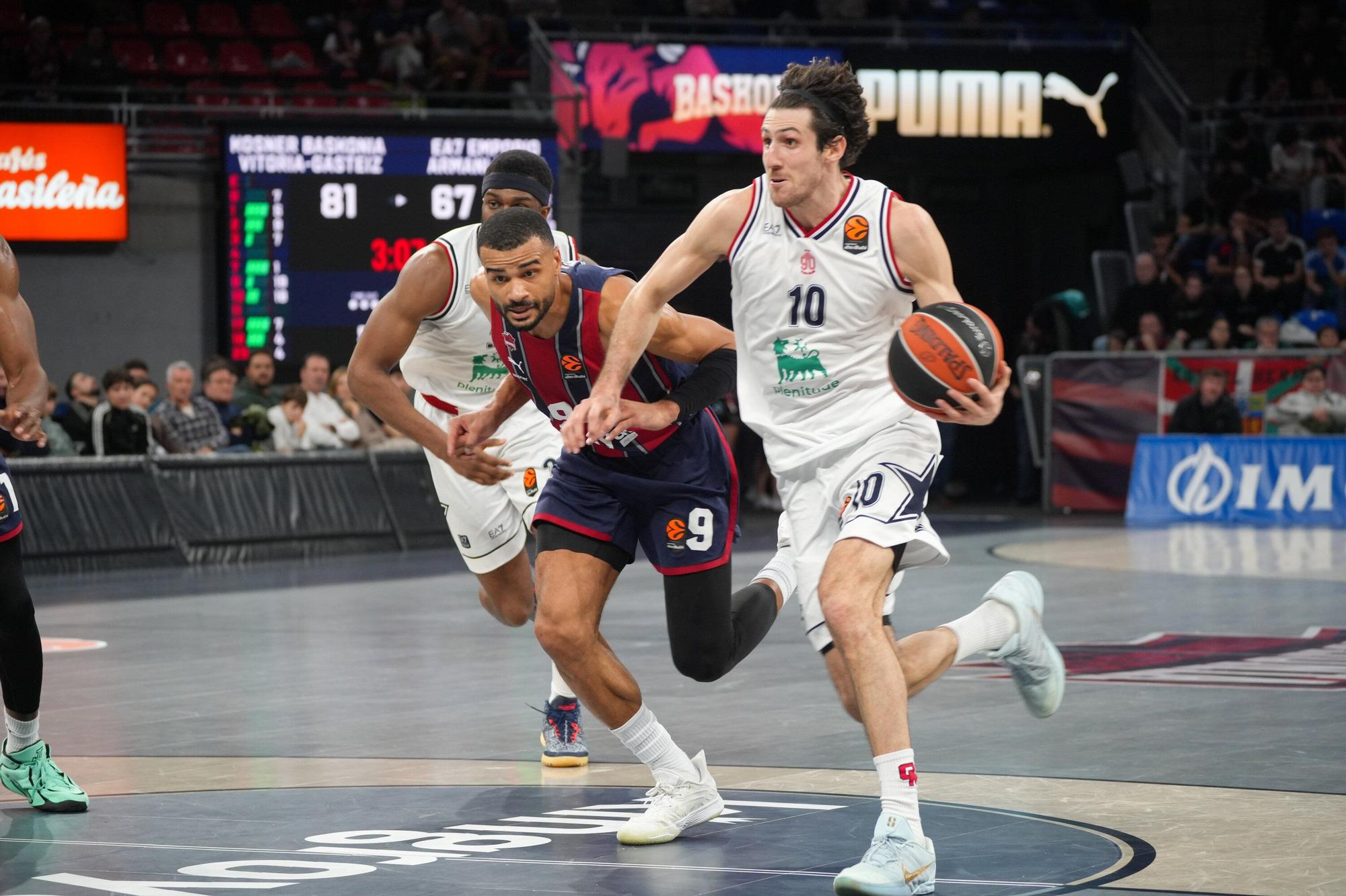 En imágenes: Baskonia se impone a Armani Milan con solvencia