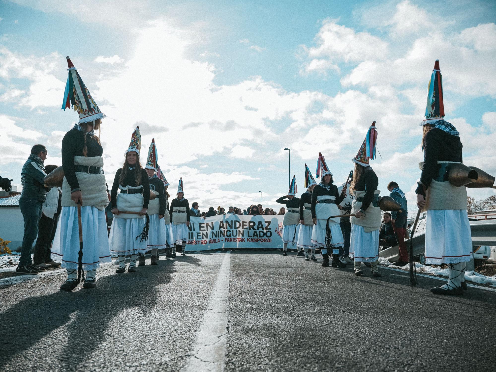 Fotos de la manifestación desde Arizala hasta Abárzuza contra la presencia de la Fundación Maestro Ávila