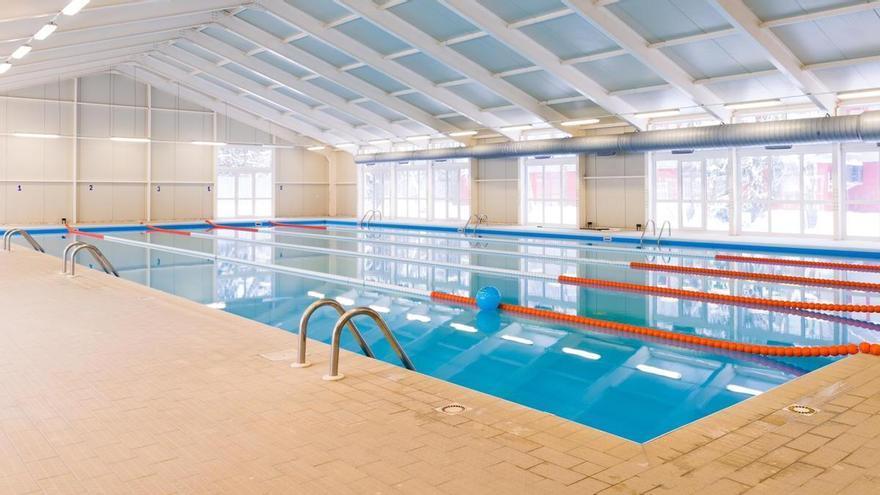 Se cuelan en una piscina cubierta para tener relaciones sexuales en Nochevieja y los pillan