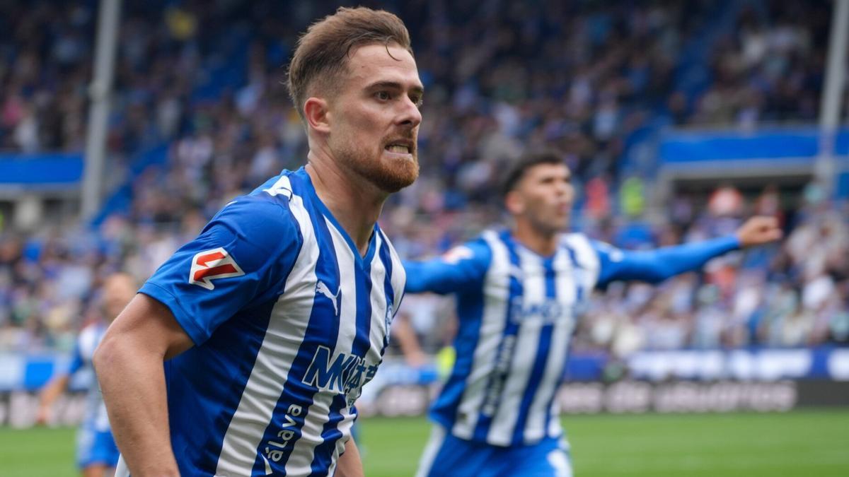 Toni Martínez celebra su gol ante el Elche.