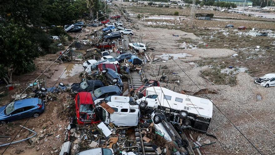 Las angustiosas llamadas a la teleasistencia el día de la dana: &quot;Me llega el agua por encima de las rodillas, no puedo moverme&quot;