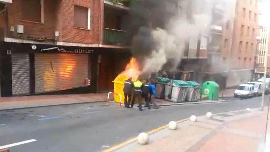Incendio de un contenedor en Barakaldo.