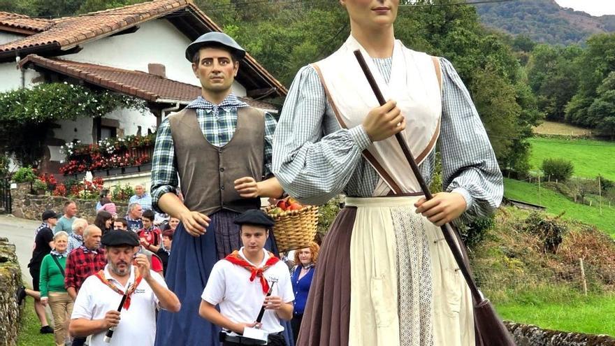 El barrio de Beartzun celebró sus fiestas con gigantes, juegos y comida