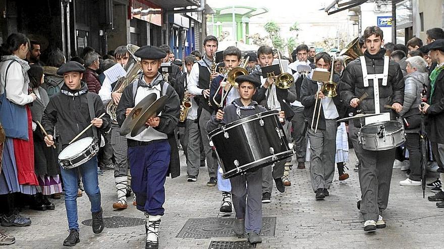 La feria de Año Nuevo regresa a Deba por todo lo alto