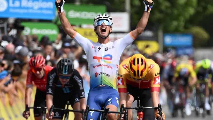 Vuillermoz rompe la hoja de cálculo de Van Aert
