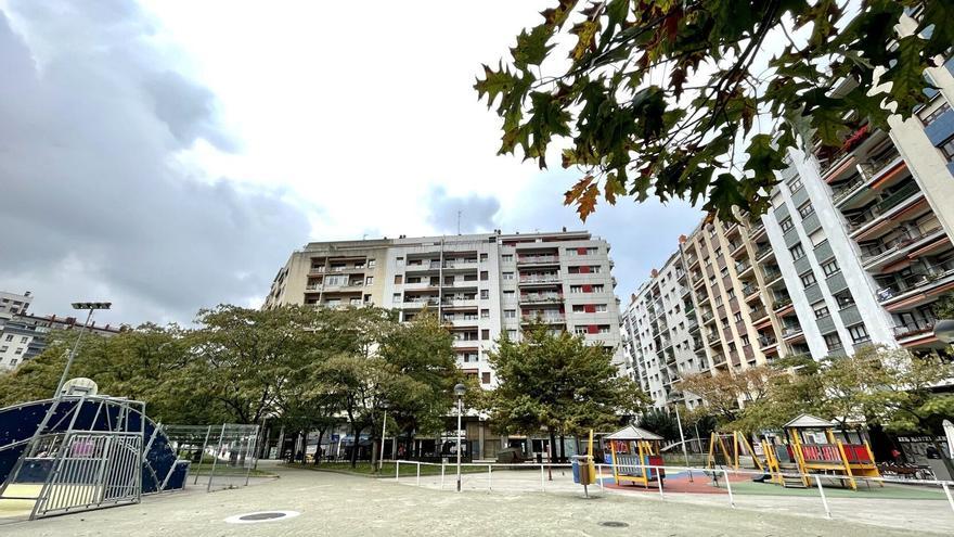 La plaza de Ferrerías tendrá nueva cubierta para los juegos infantiles