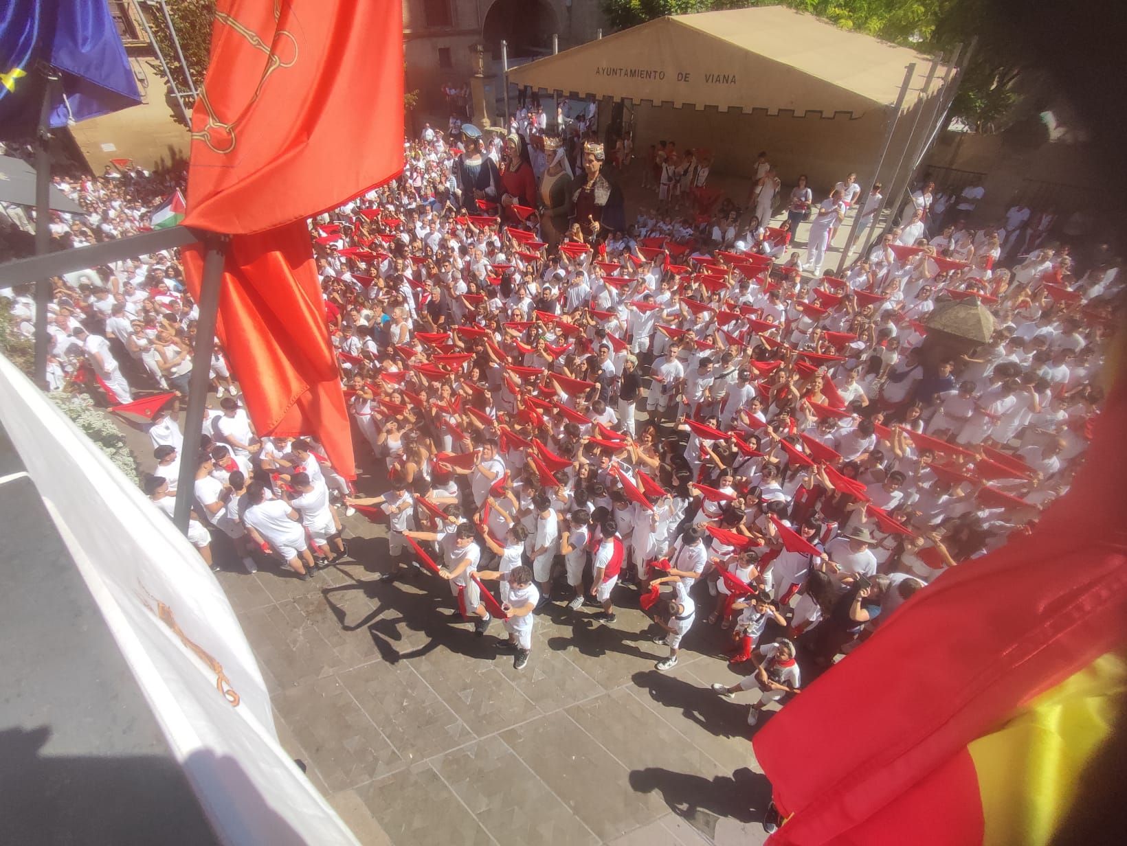 Fotos del cohete de fiestas de Viana 2025