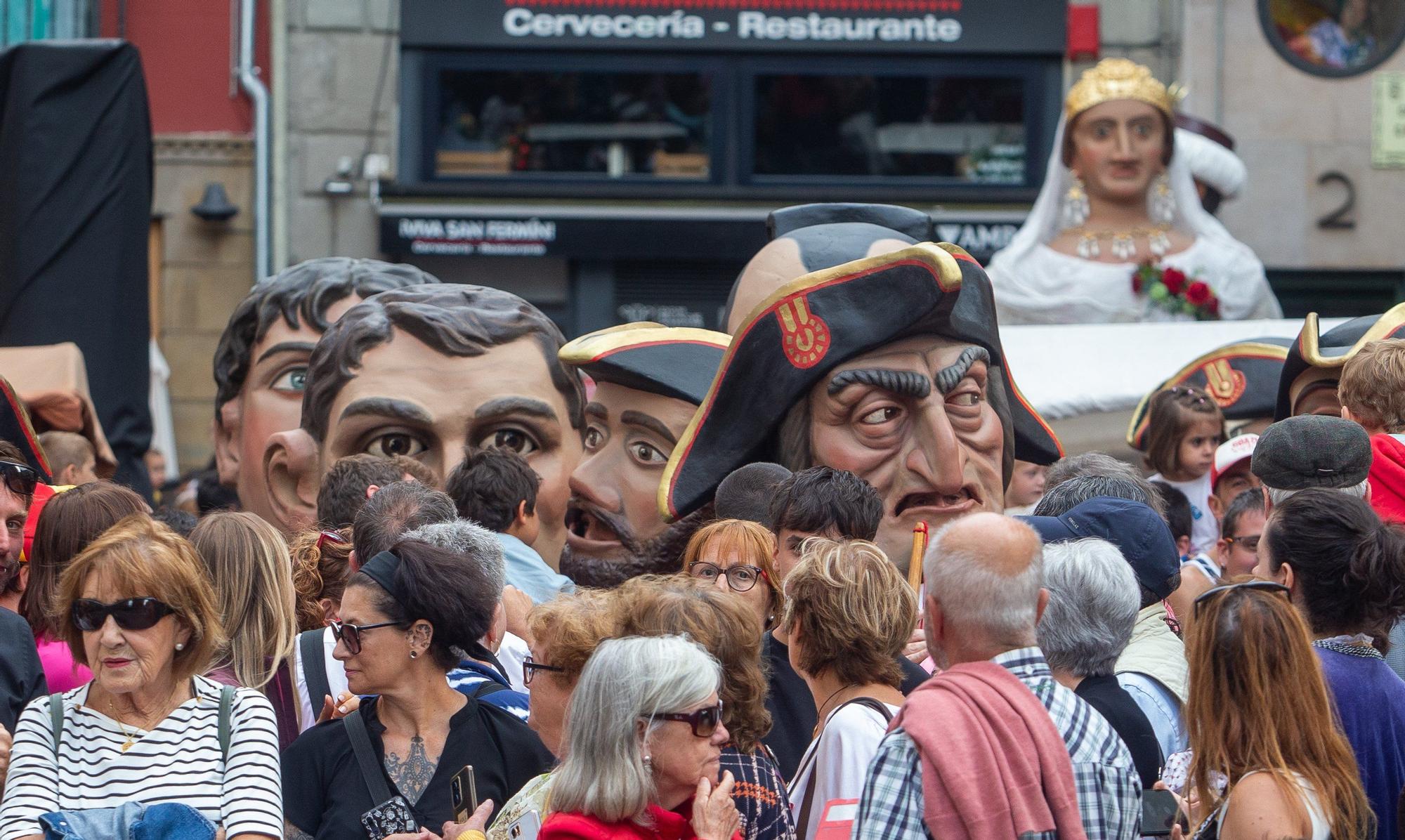 Fotos de la Comparsa de Gigantes