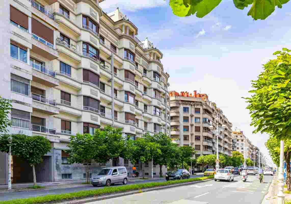 Amplio piso en venta a un paso de la playa de la Zurriol