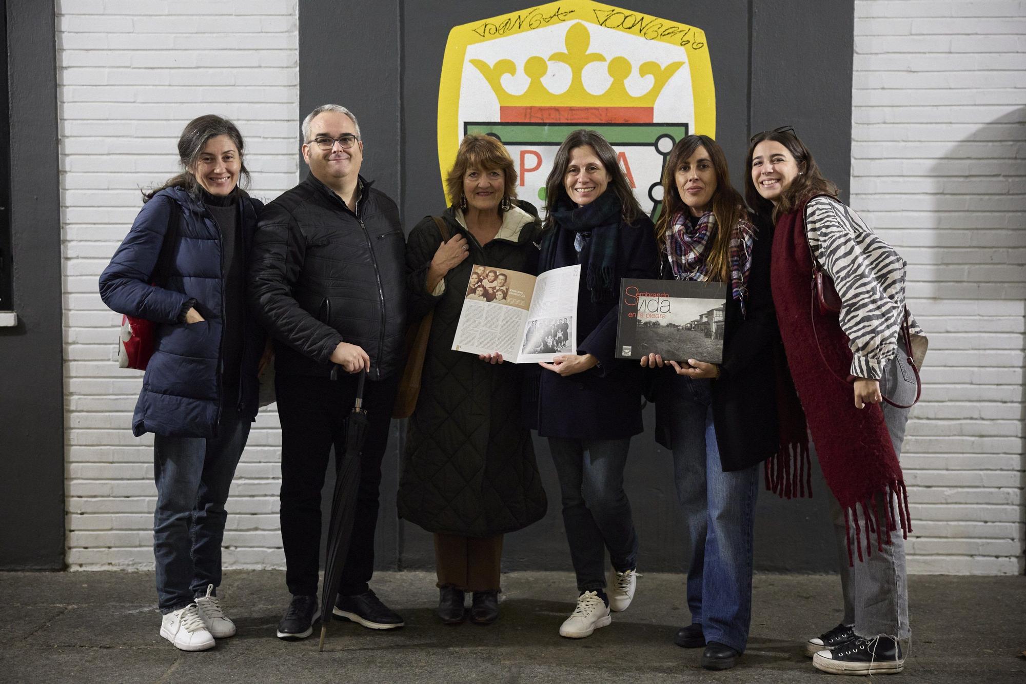 Fotos del reportaje con la familia suiza de Emiliano Iraizoz, de los primeros vecinos de la Txantrea y que leyó ante Franco en diciembre del 52.