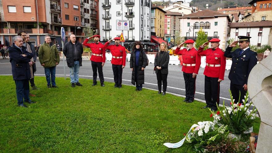 La Ertzaintza homenajea a los agentes Arostegi y Mijangos, asesinados por ETA hace 24 años