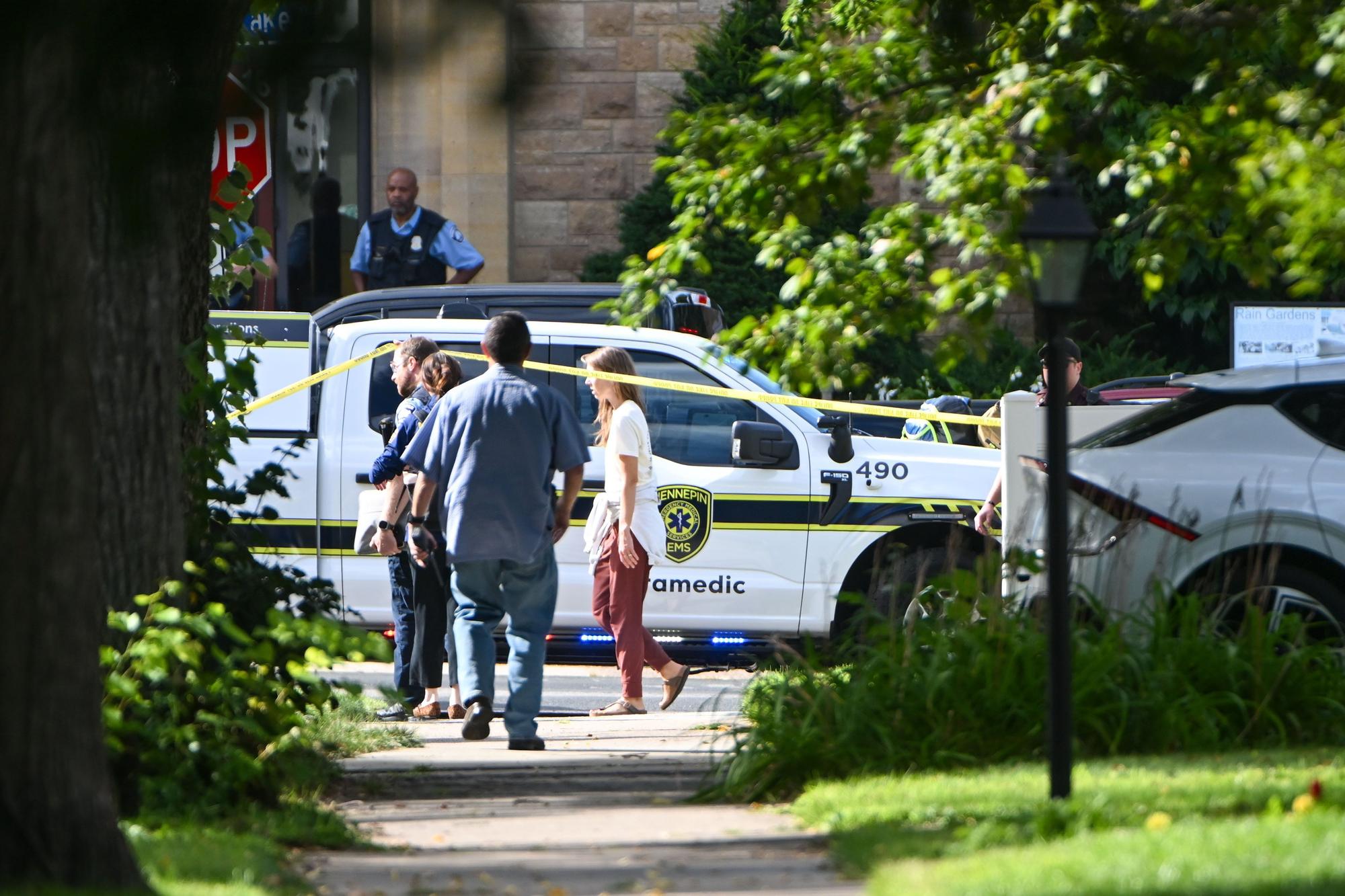 Tiroteo moral en una escuela católica en Minneapolis