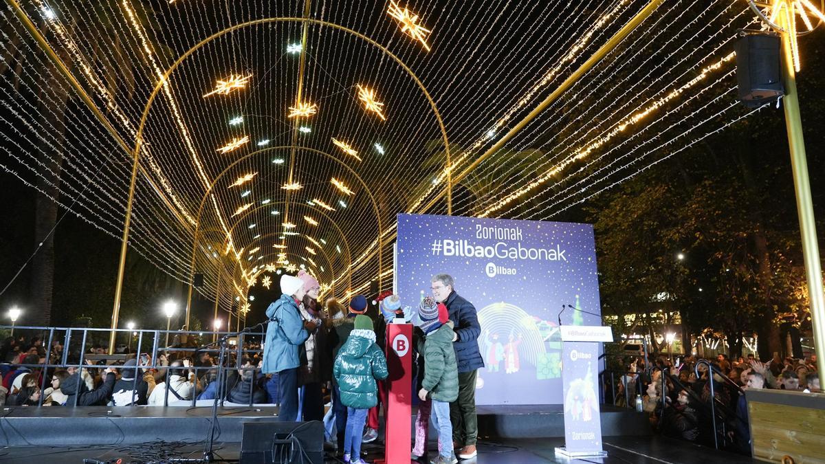 En imágenes: la Navidad ya luce en Bilbao