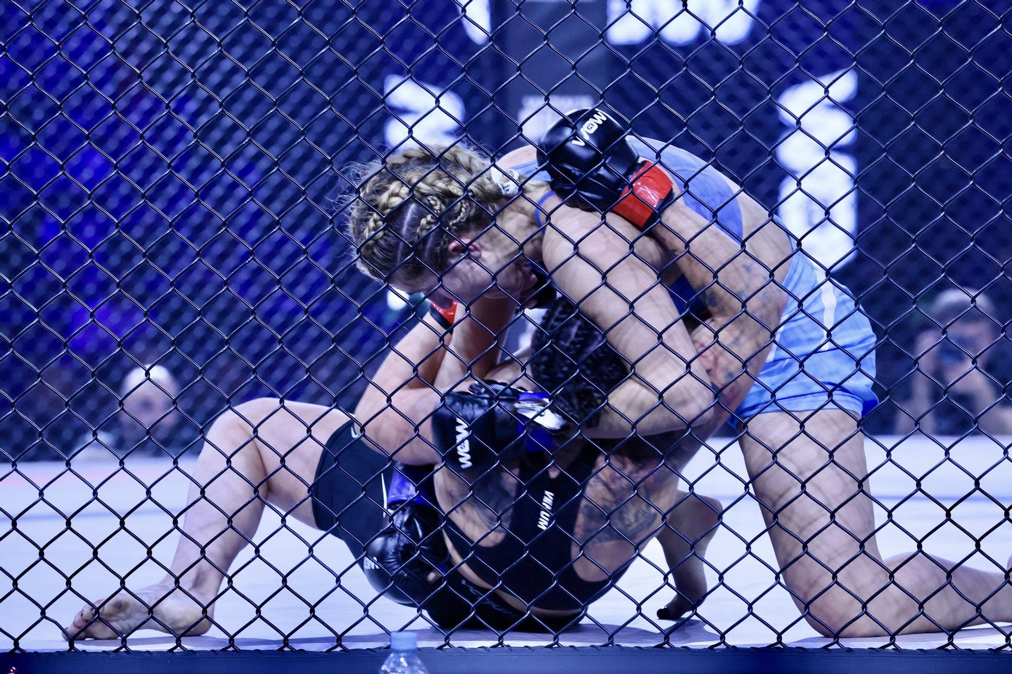 En imágenes: El Buesa se rinde al MMA con Topuria como estrella