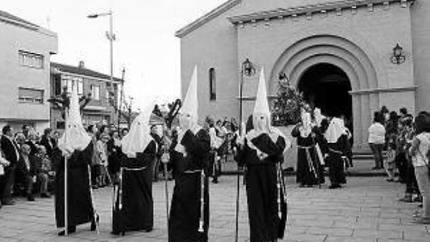 Buen tiempo y mucho público en las procesiones Riberas