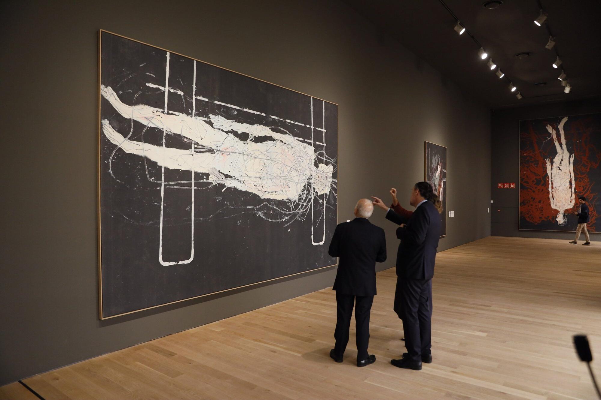 El edificio moderno del Bellas Artes reabre con Baselitz, el artista que decidió pintar el mundo al revés