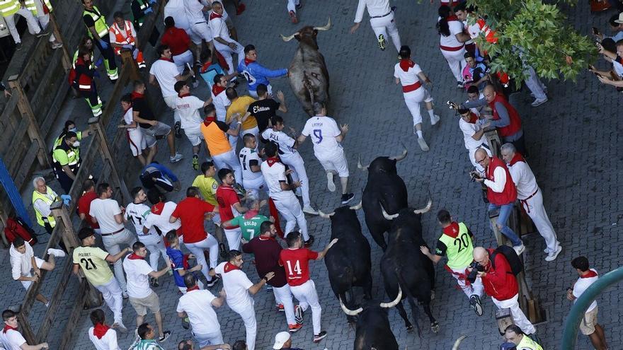 San Fermín | Séptimo encierro, con los Victoriano del Río, tramo de Telefónica (Pablo Roa)