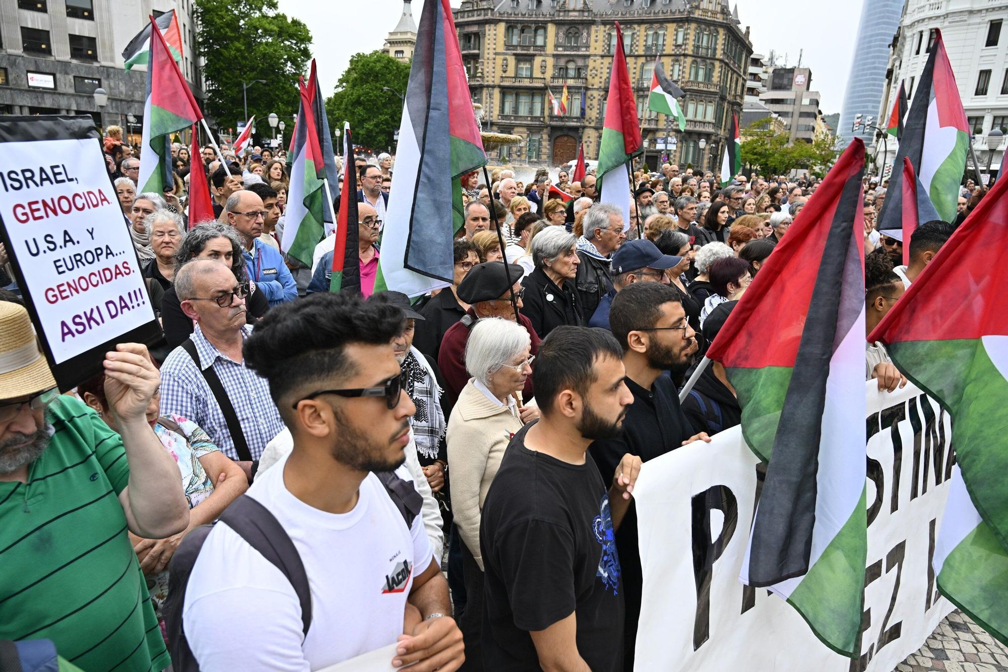 Manifestación en Bilbao para denunciar el "exterminio del pueblo palestino"