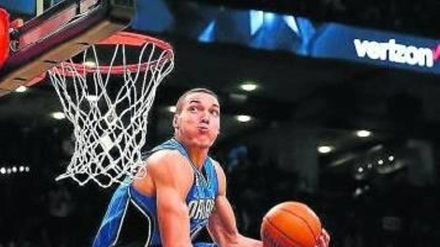 Espectacular duelo aéreo entre Gordon y Lavine