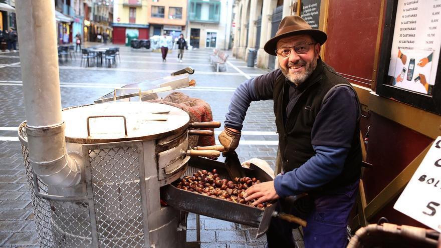 El puesto de castañas de San Nicolás ampliará su actividad hasta finales de abril
