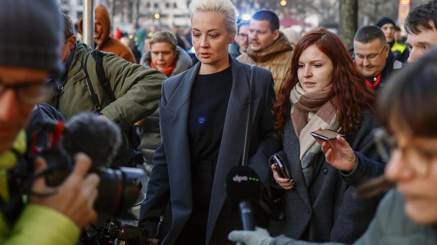 La oposición rusa sobrecarga los colegios electorales de Moscú en la protesta "Mediodía contra Putin"