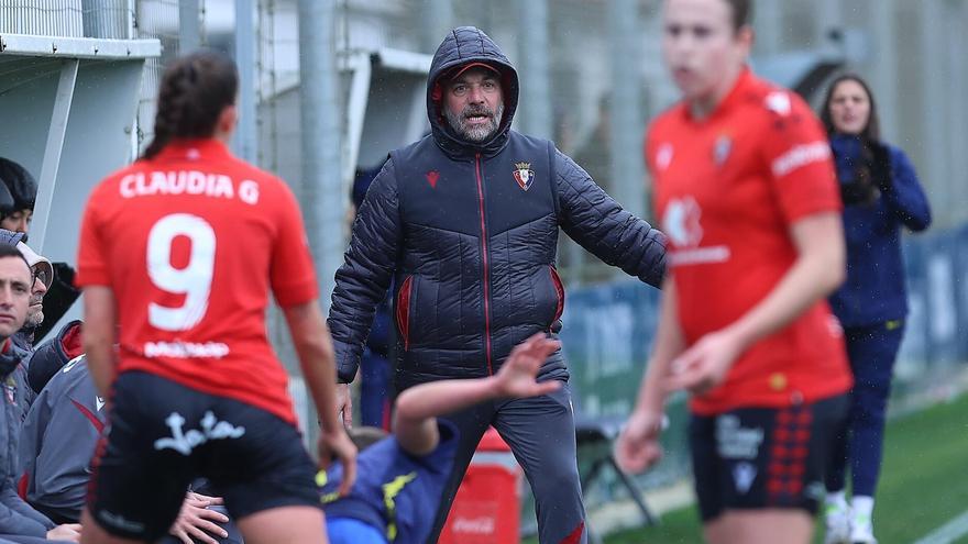 Josu Domínguez, entrenador de Osasuna Femenino: "Si te comes la tarta muy rápido, te empachas"