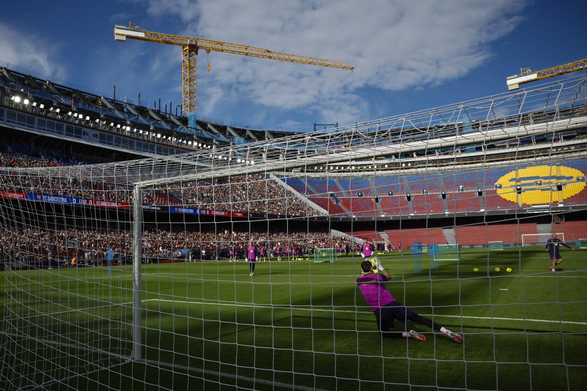 Fotos del nuevo Spotify Camp Nou en el primer día con público