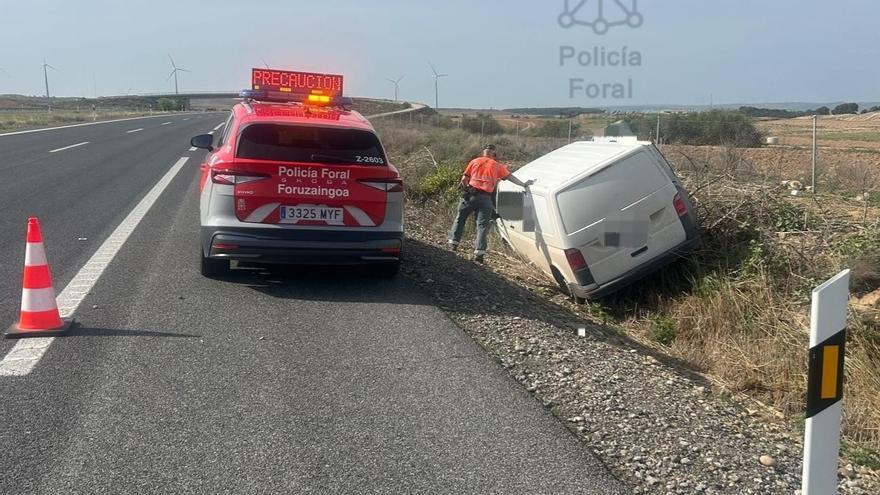 Un conductor da positivo en tres drogas tras un accidente en la AP-68 en Ablitas
