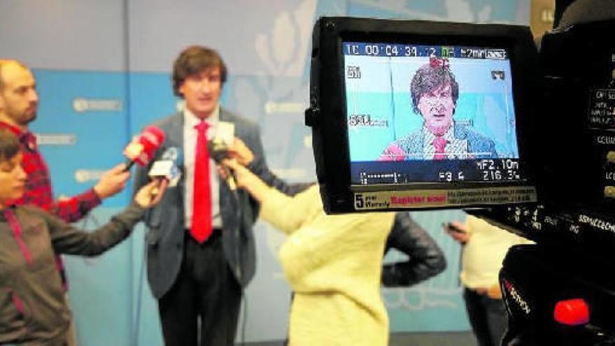 Lakua mantendrá el “ambicioso” plan de empleo público pese al fallo de las 35 horas