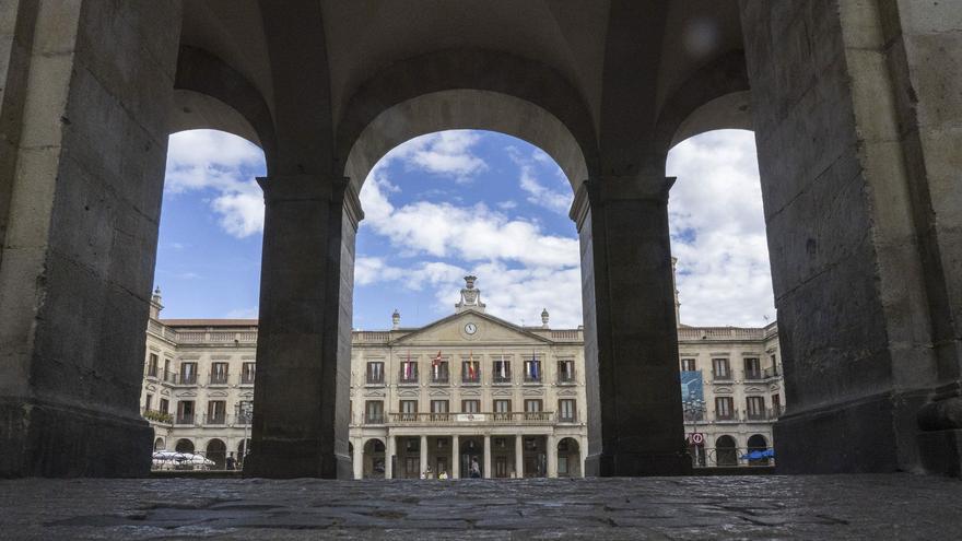 El PNV da un 'sí' crítico al pacto fiscal de Vitoria con EH Bildu
