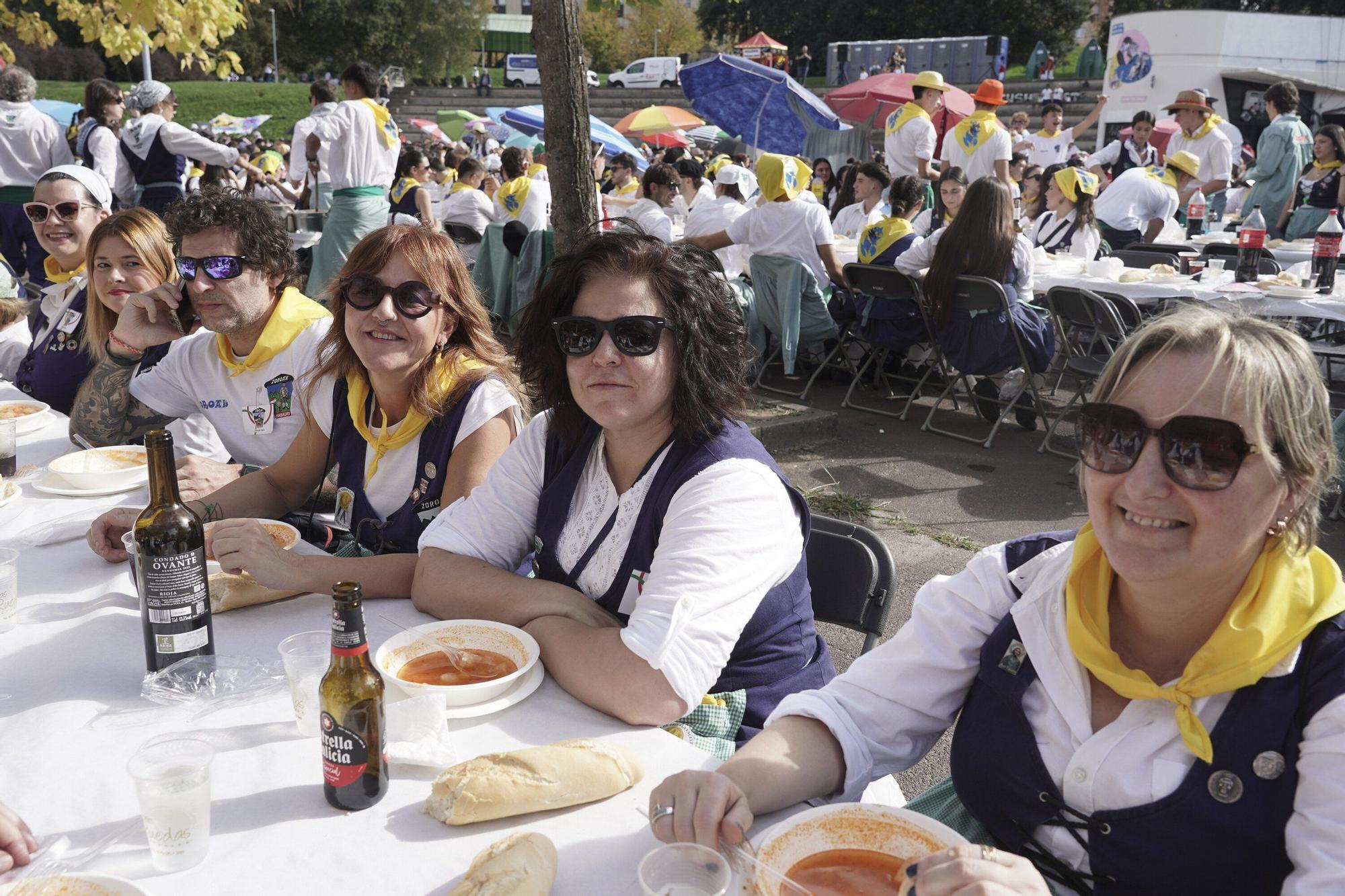 Más de 3.600 personas en la comida de cuadrillas de Basauri: “Es es indescriptible, se nos está yendo de las manos”