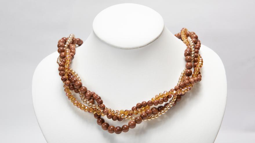 El collar de madera que lo cambia todo este verano