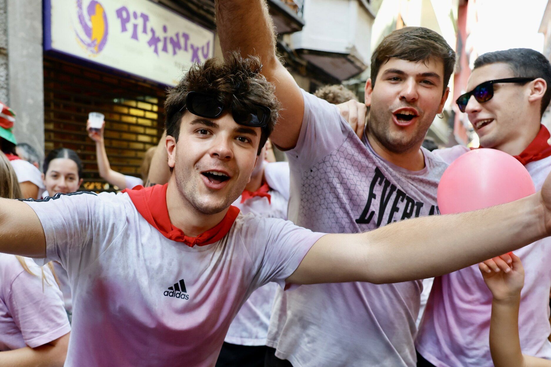 Fiesta de vino tinto en Elgoibar con el Txiki Eguna