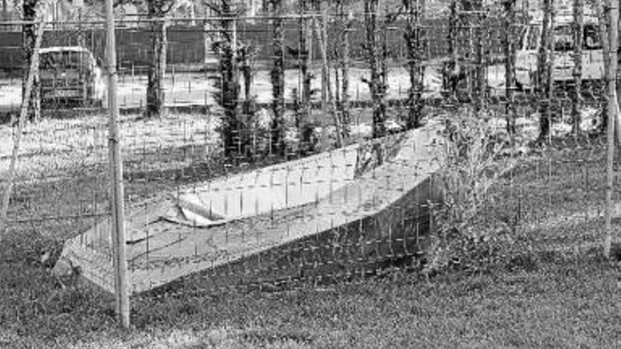 Lamentable el estado de las esculturas de Dora Salazar en el parque del Mundo